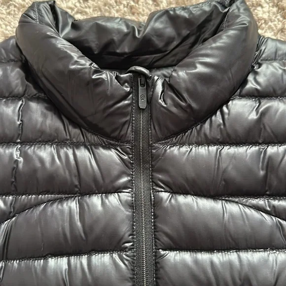 Lululemon Pack It Down Vest in black shine - Picture 8 of 16